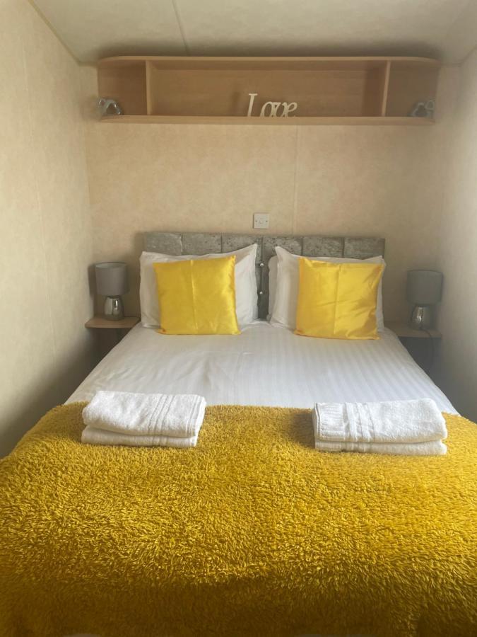 Calypso Hot Tub Breaks Tattershall Lakes Pet Friendly Bagian luar foto
