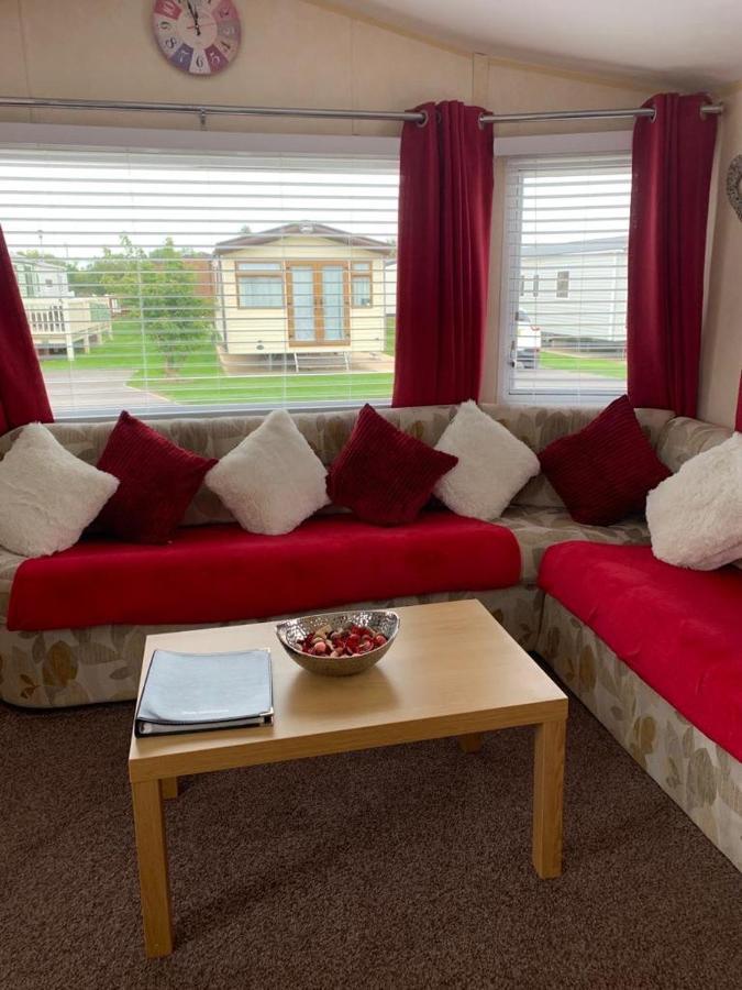 Calypso Hot Tub Breaks Tattershall Lakes Pet Friendly Bagian luar foto